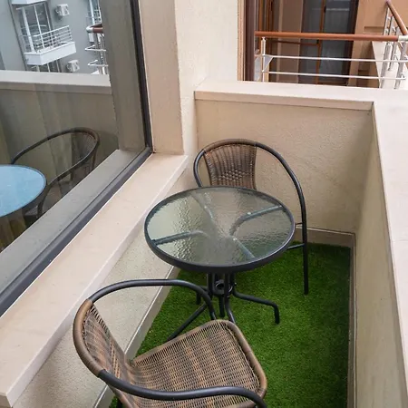 Modern For 4 Guests Sea View & Free Parking Apartment *