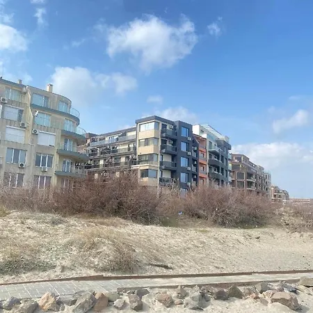 Apartman Modern For 4 Guests Sea View & Free Parking *