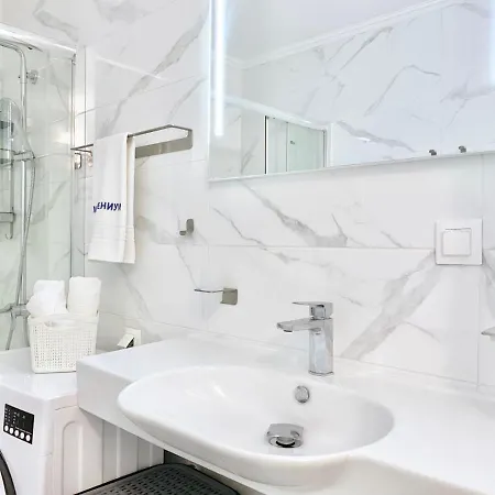 Modern For 4 Guests Sea View & Free Parking Apartment *