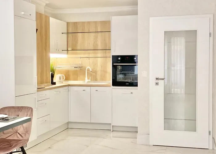 Modern For 4 Guests Sea View & Free Parking 公寓